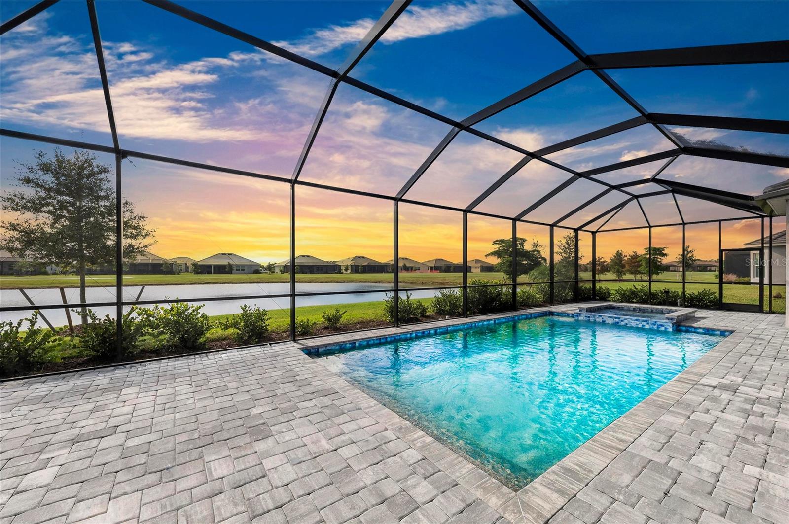 WELLEN PARK GOLF & COUNTRY CLUB - Residential