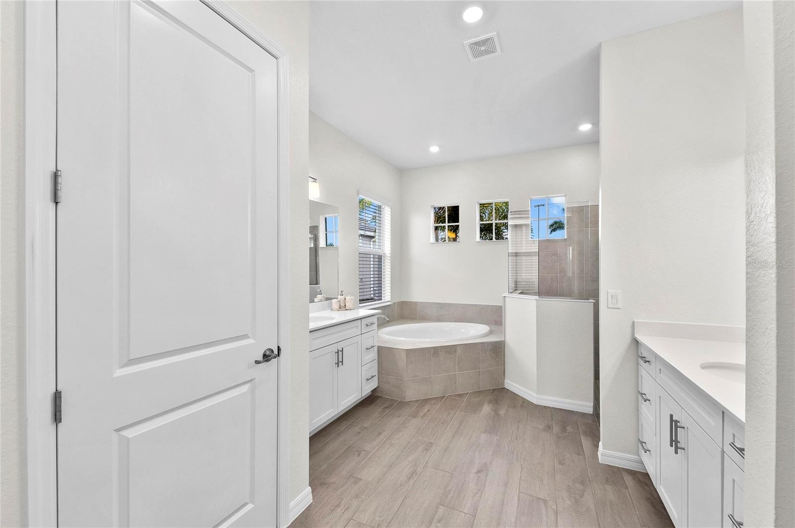 WELLEN PARK GOLF & COUNTRY CLUB - Residential