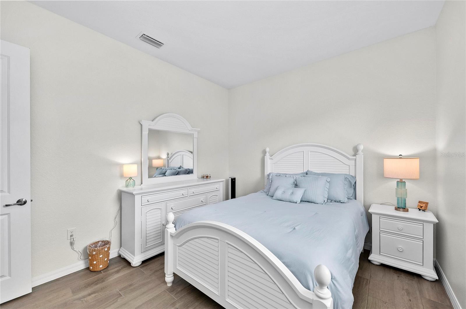 WELLEN PARK GOLF & COUNTRY CLUB - Residential