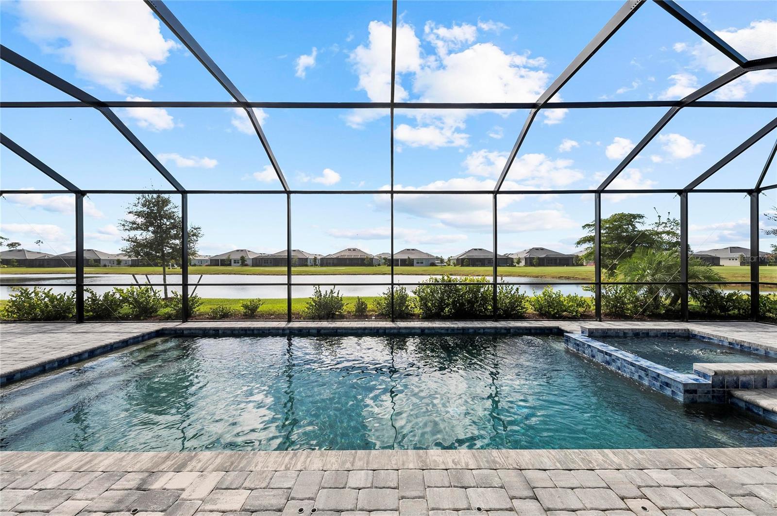 WELLEN PARK GOLF & COUNTRY CLUB - Residential