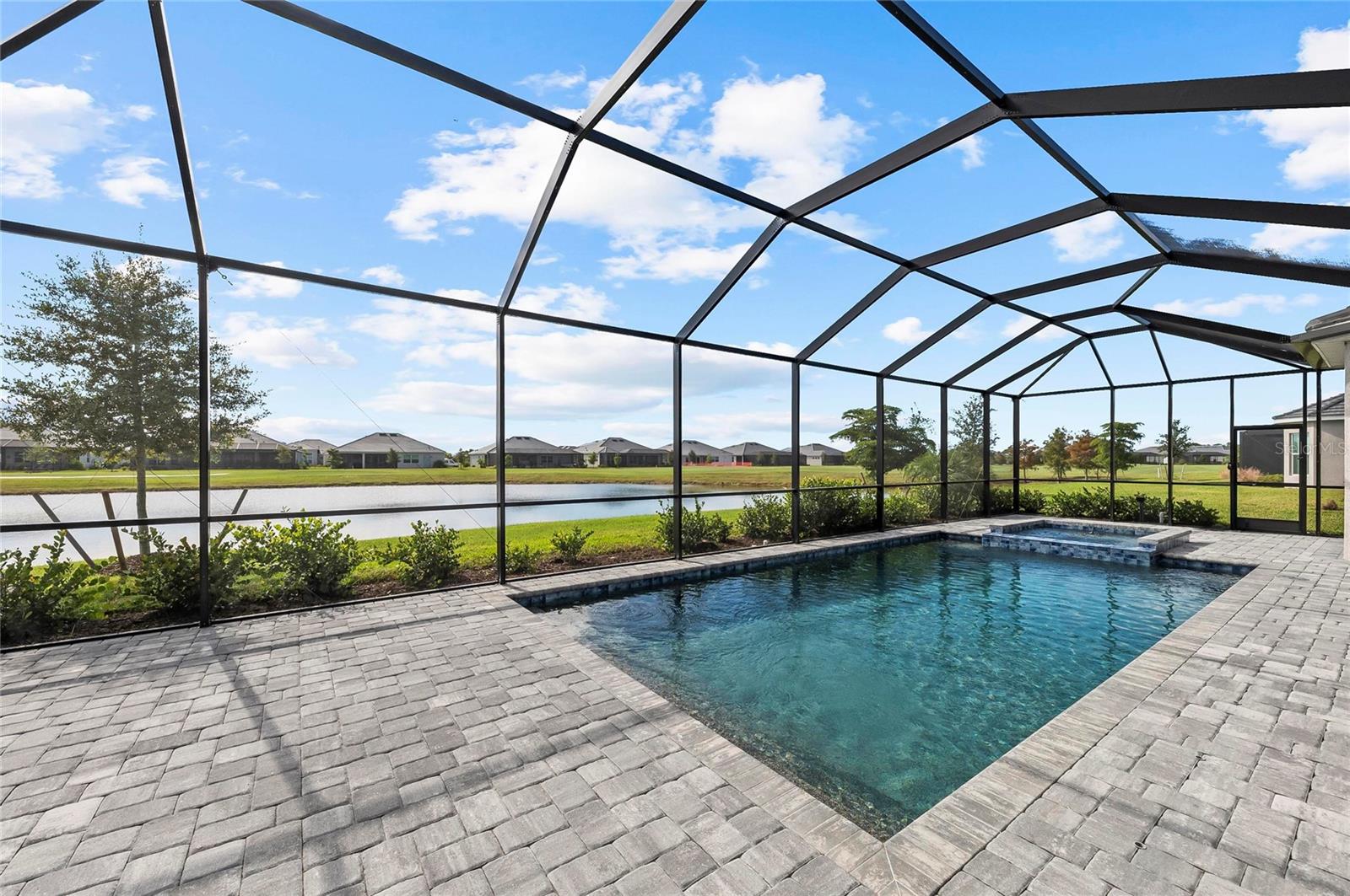 WELLEN PARK GOLF & COUNTRY CLUB - Residential