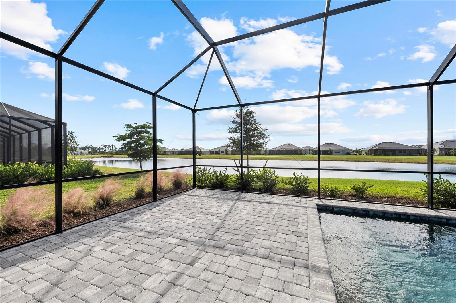 WELLEN PARK GOLF & COUNTRY CLUB - Residential