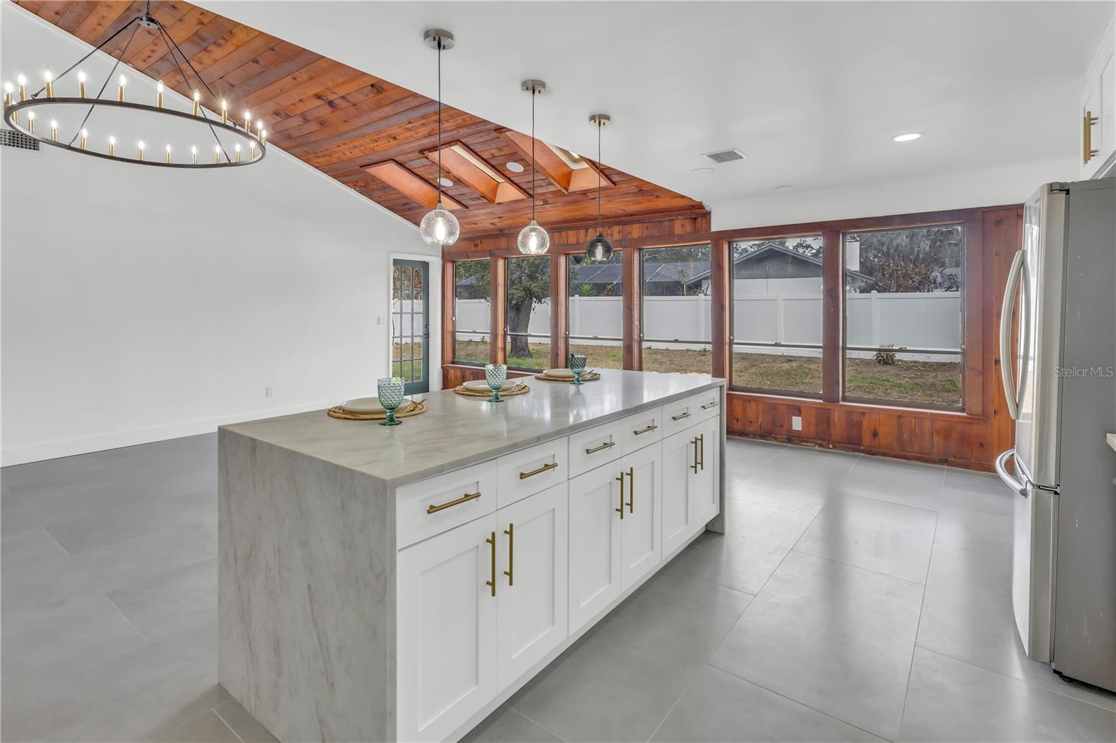 BUCKHORN SPGS MANOR - Residential