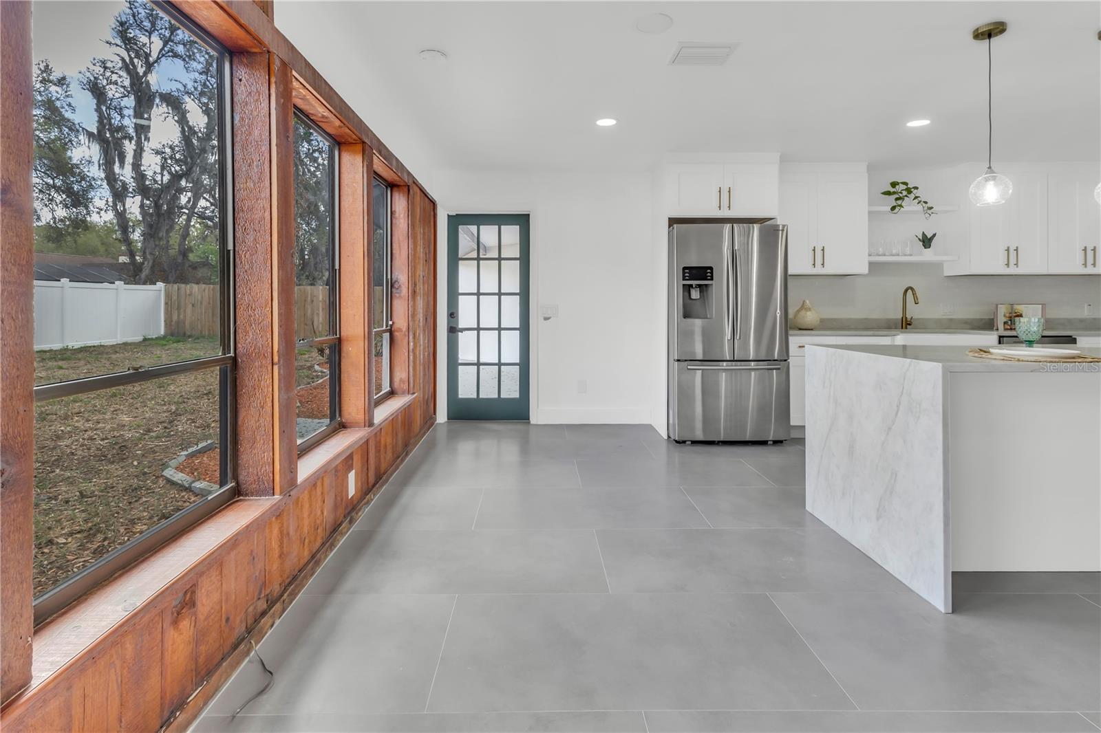 BUCKHORN SPGS MANOR - Residential