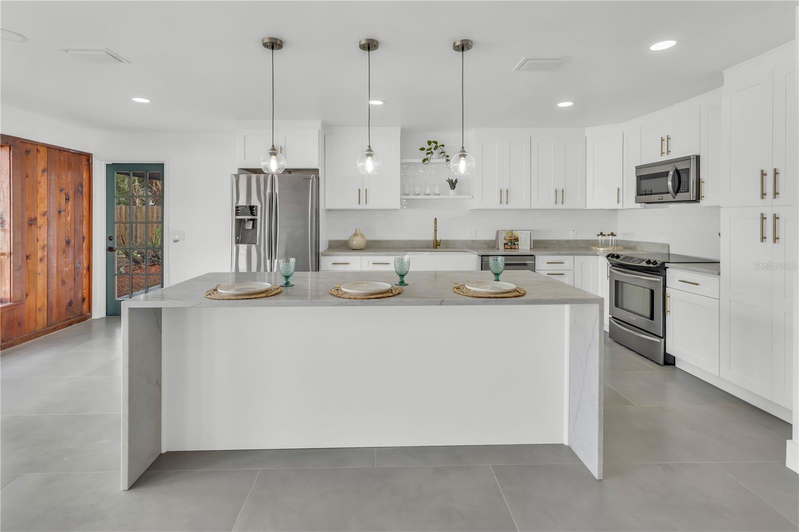 BUCKHORN SPGS MANOR - Residential