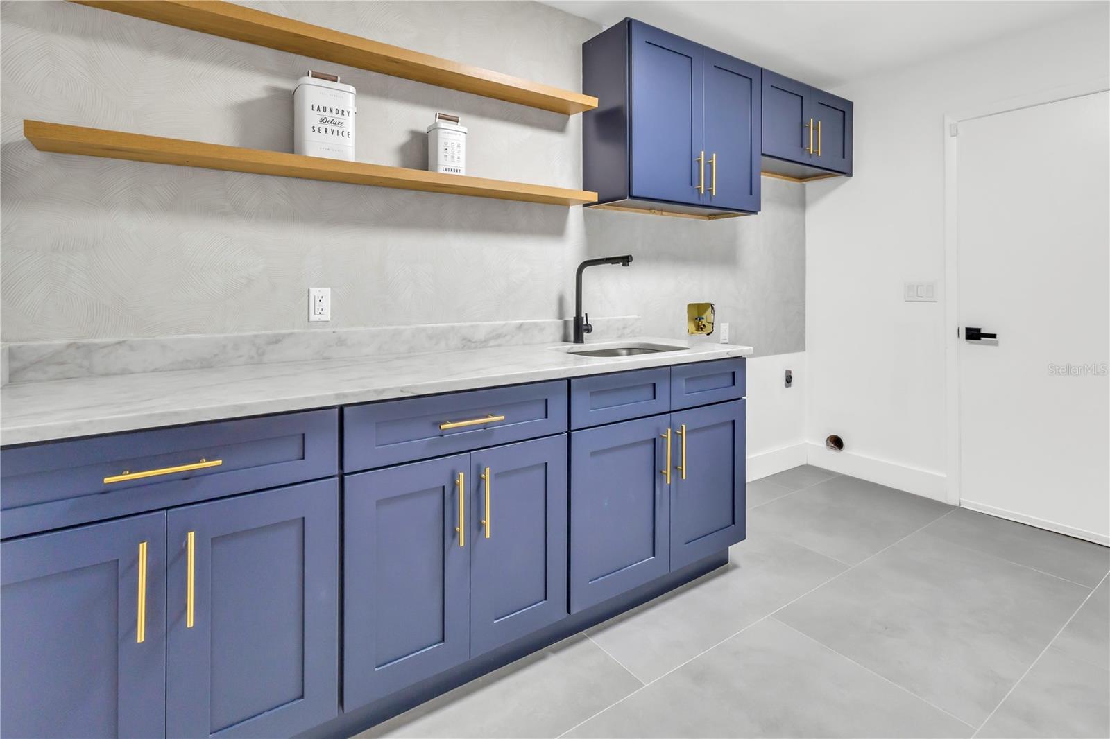 BUCKHORN SPGS MANOR - Residential