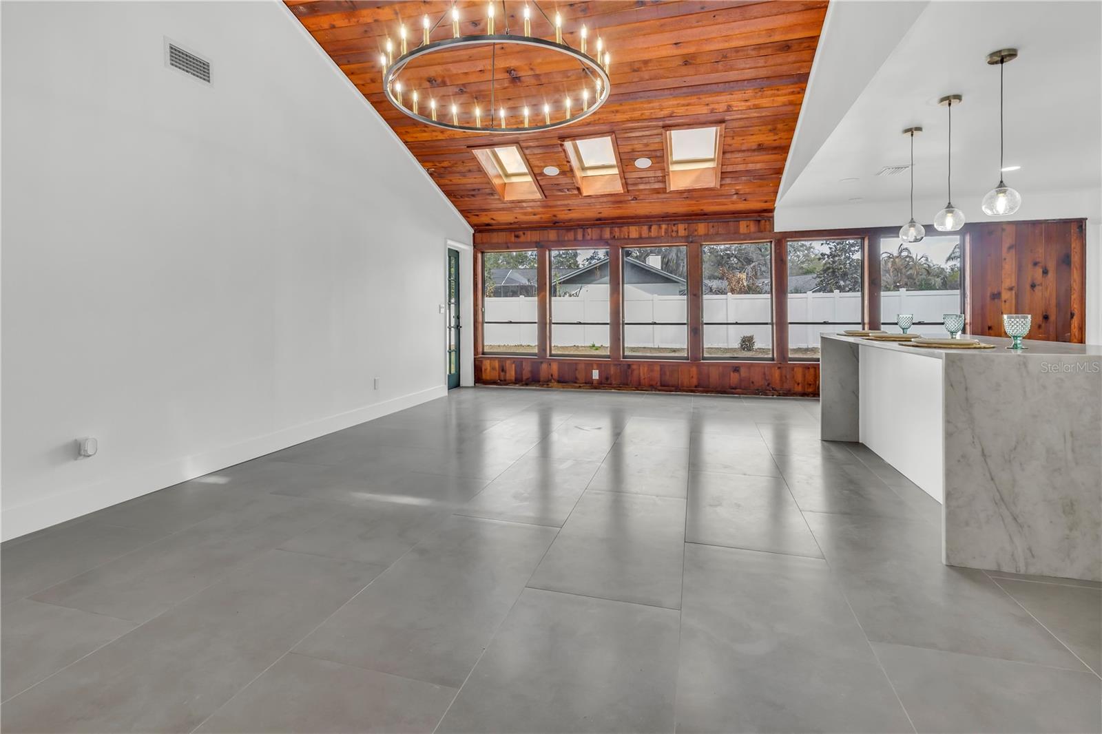 BUCKHORN SPGS MANOR - Residential