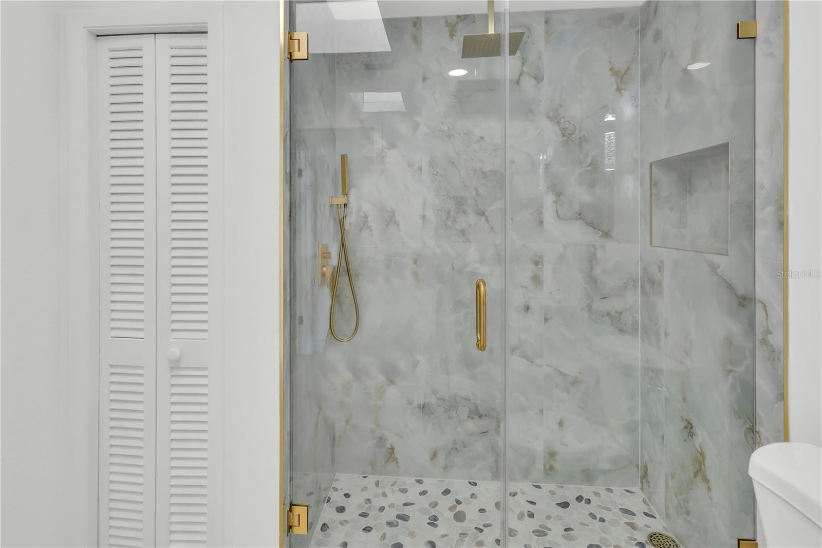 BUCKHORN SPGS MANOR - Residential