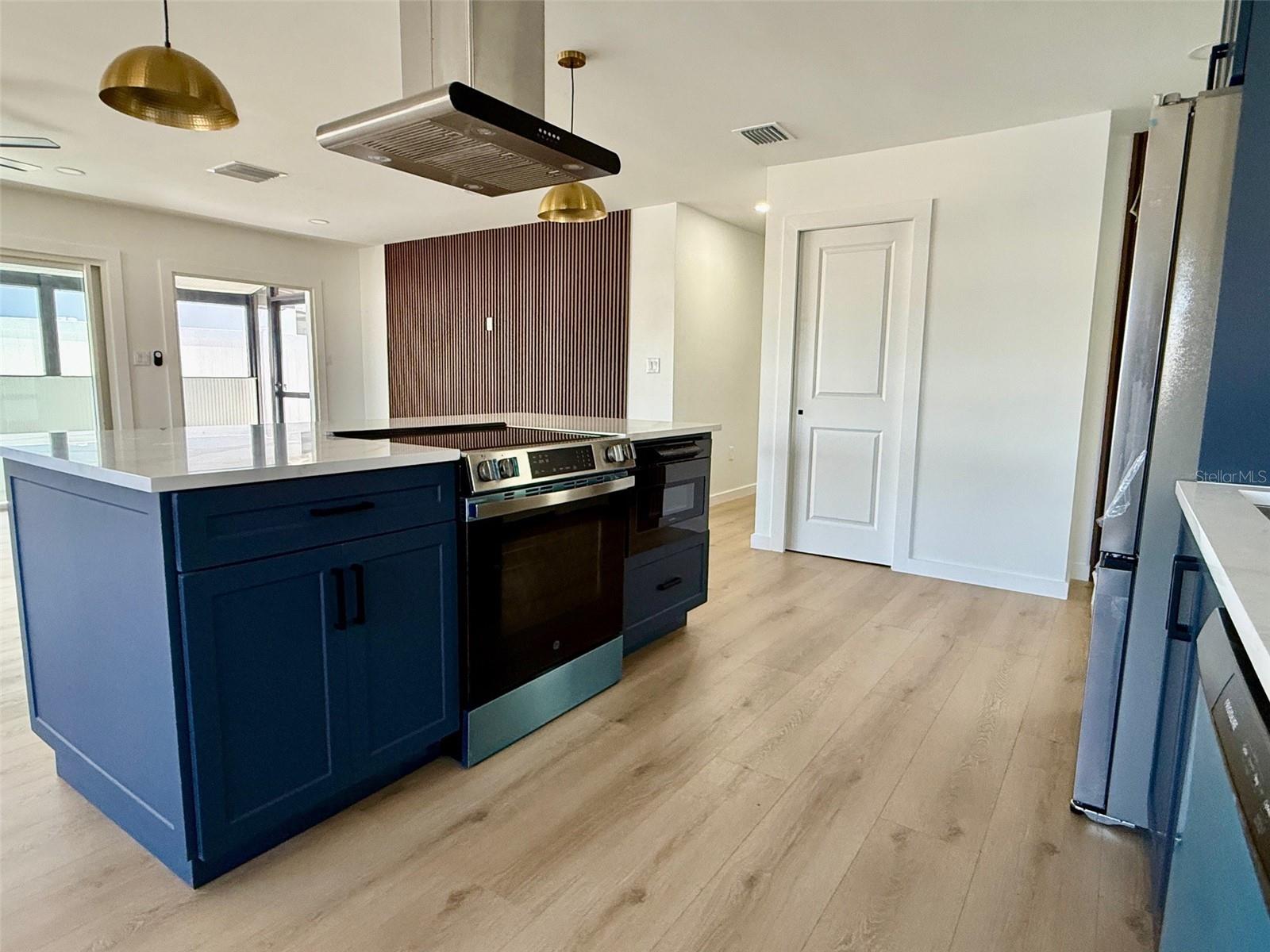 DANA SHORES UN 1 SEC - Residential Lease