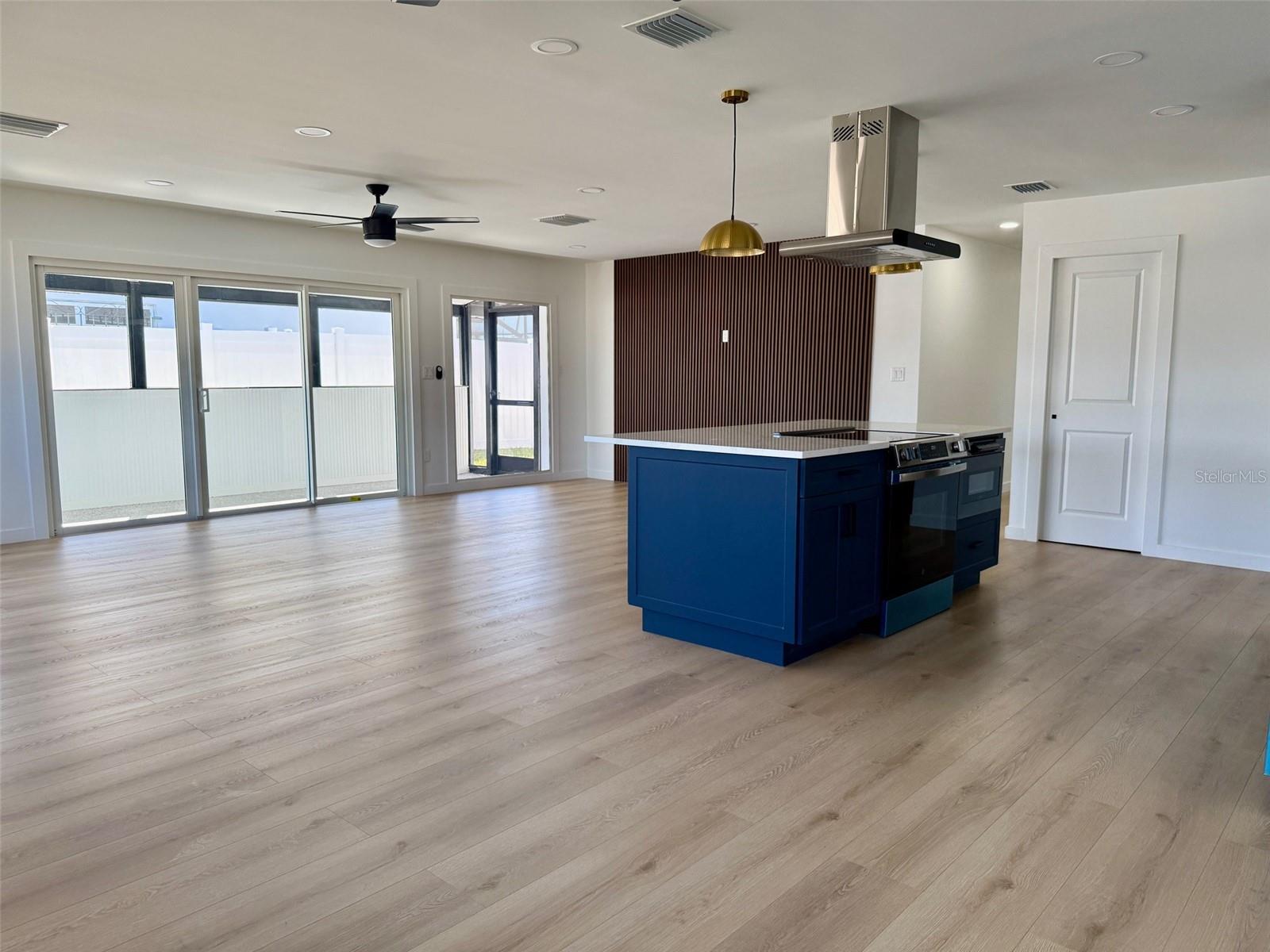 DANA SHORES UN 1 SEC - Residential Lease