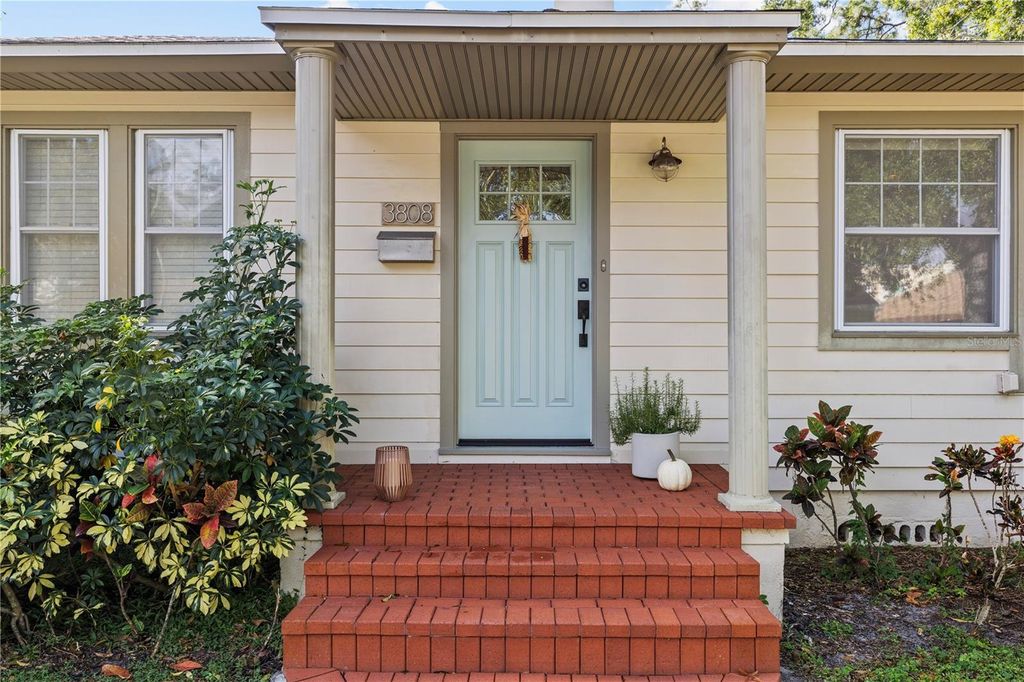 Photo of 3808 W Granada Street, Tampa, FL 33629 (MLS # TB8441913)