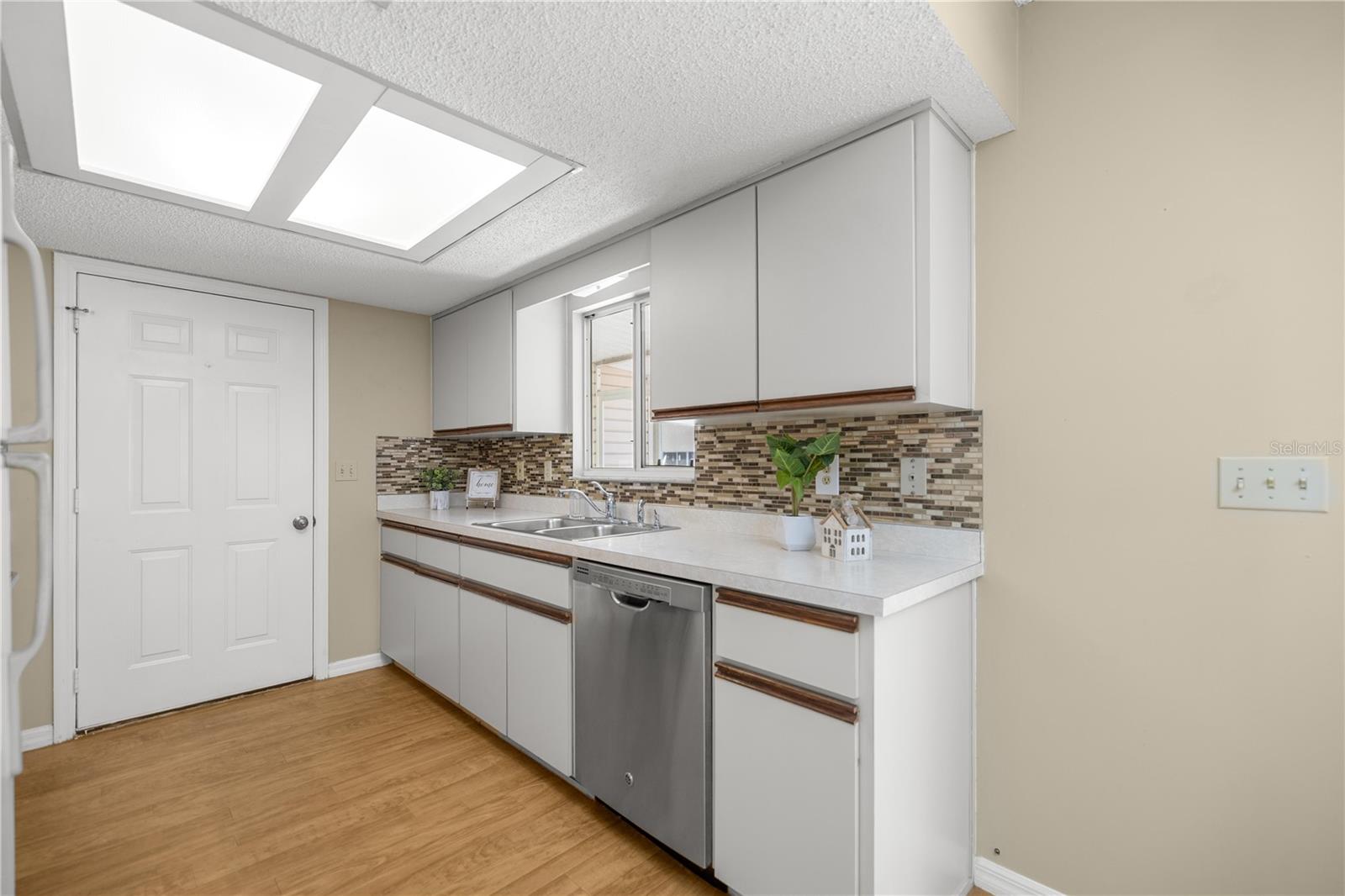 SPRUCE CRK 04 - Residential