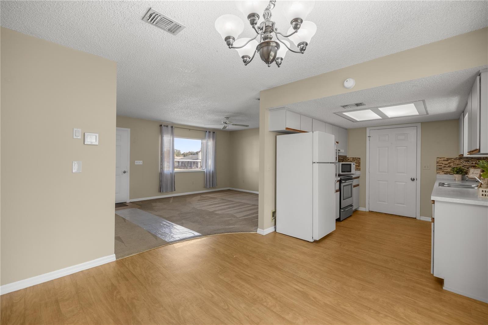 SPRUCE CRK 04 - Residential