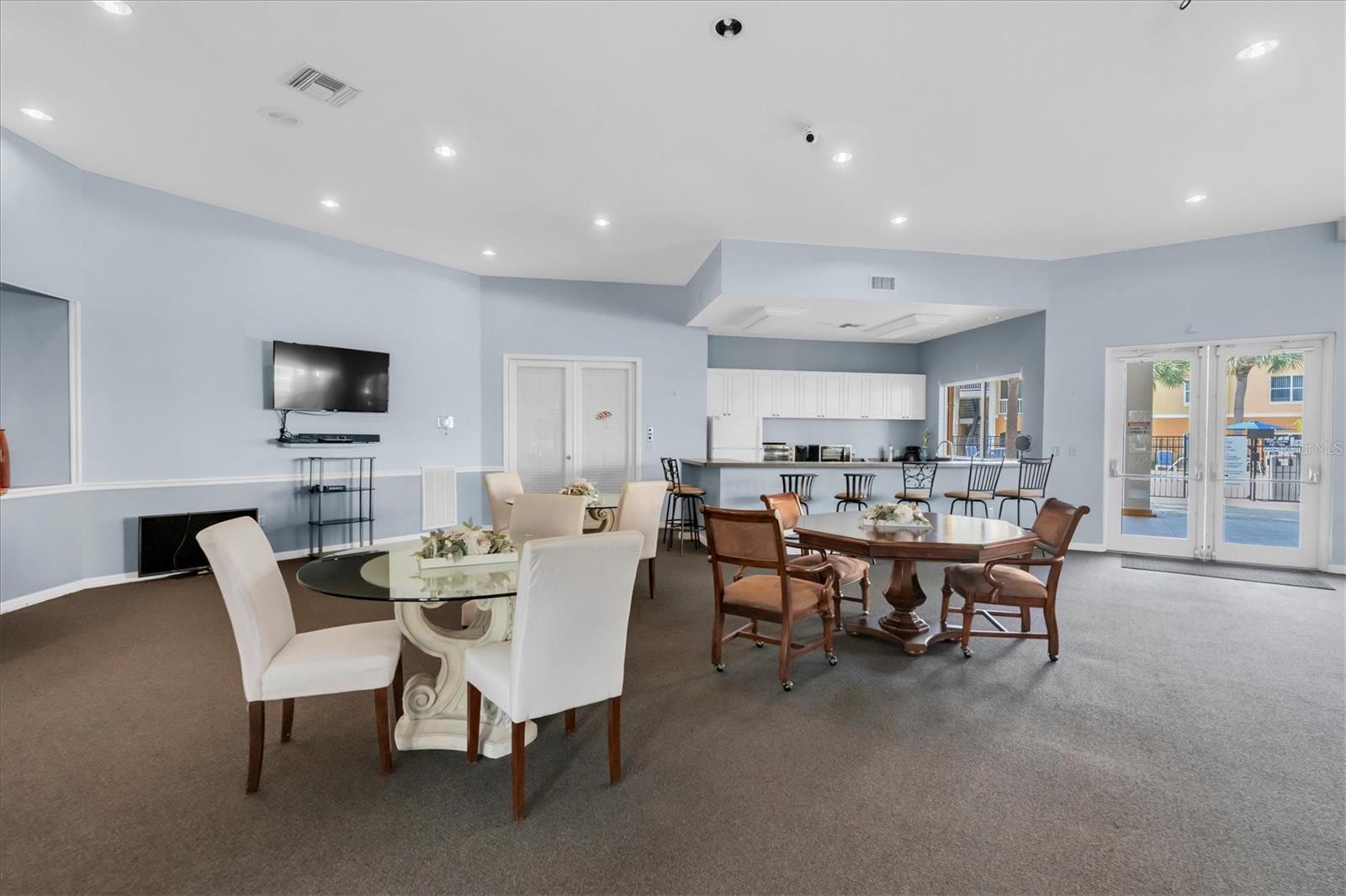 BEACHWAY CONDOS - Residential
