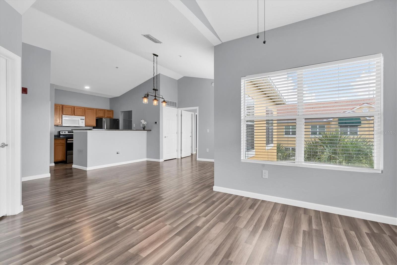 BEACHWAY CONDOS - Residential