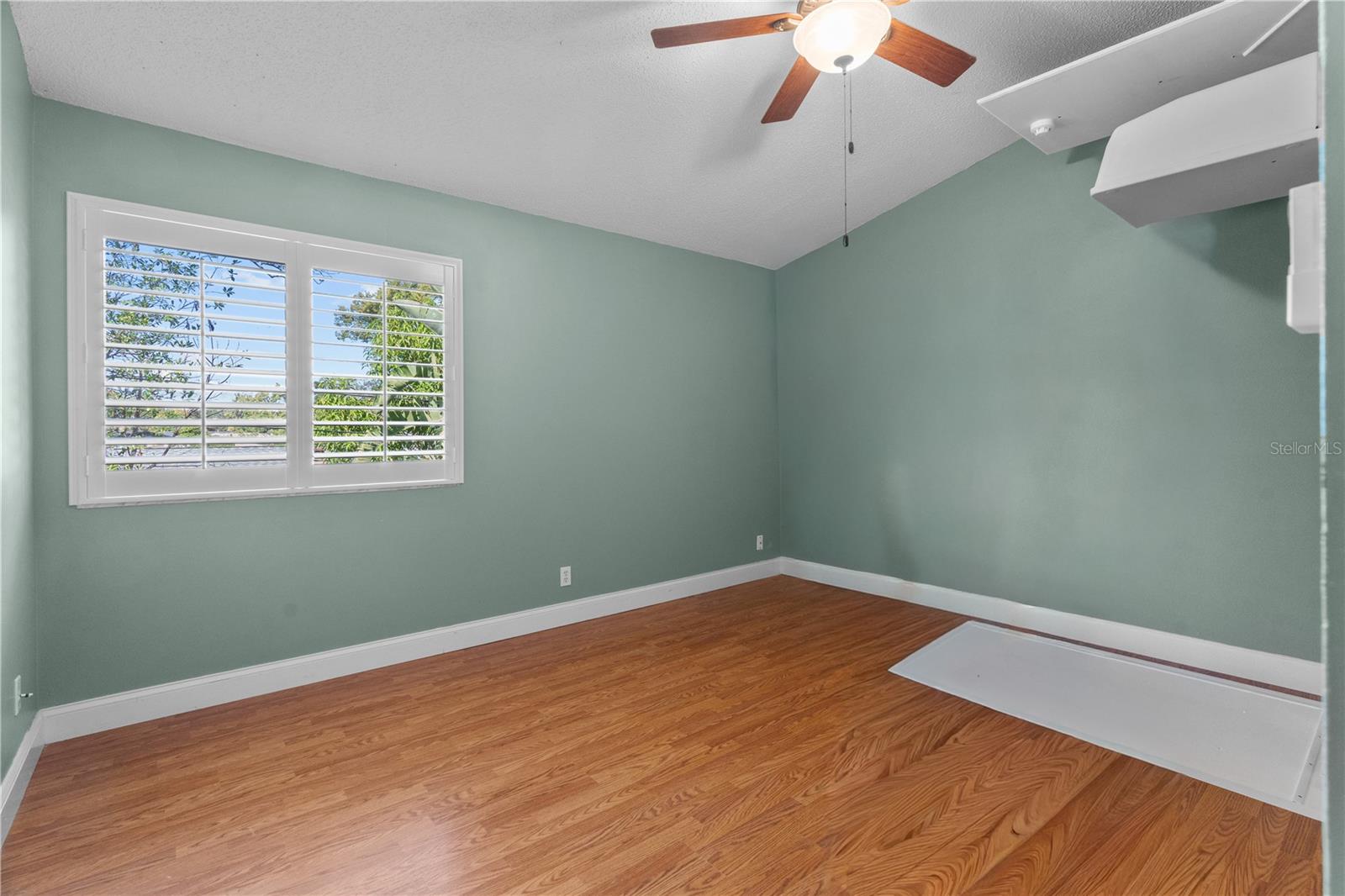 OAK HARBOUR SEC 3 A CONDO - Residential