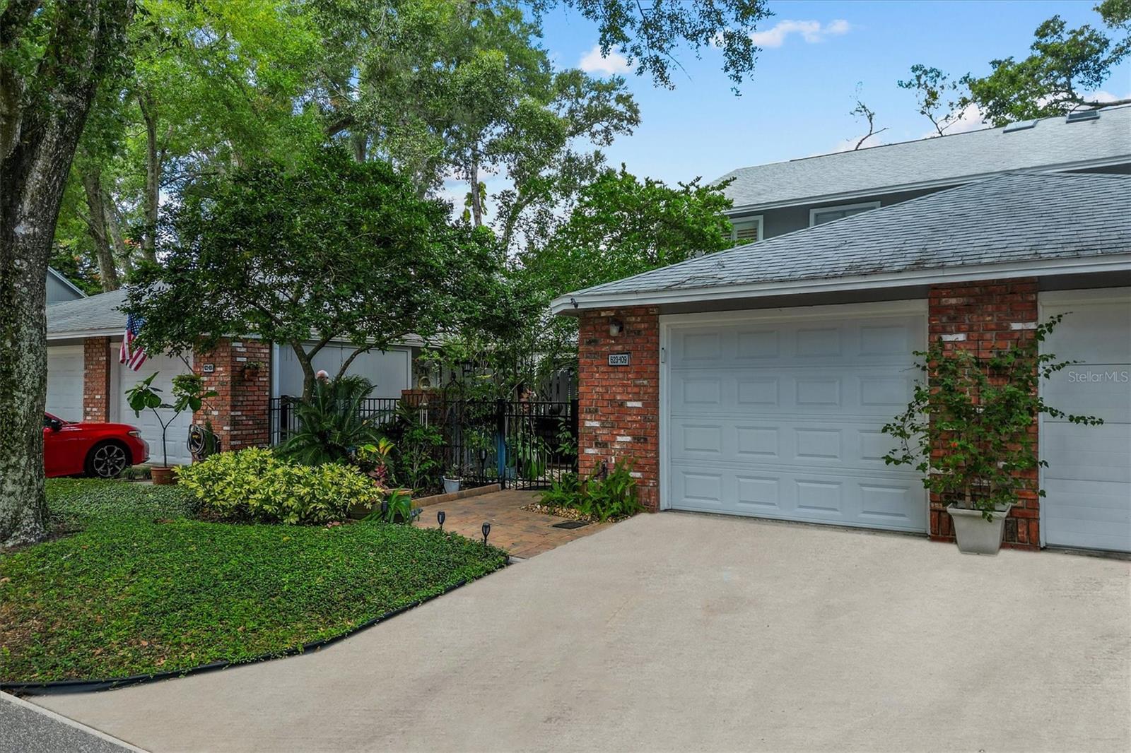 OAK HARBOUR SEC 3 A CONDO - Residential