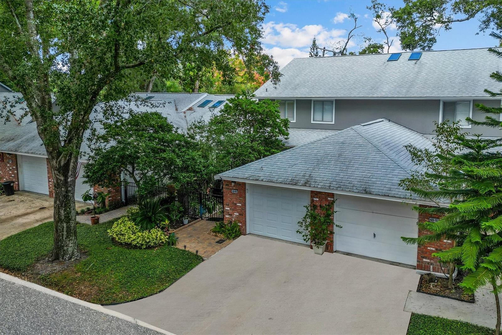 OAK HARBOUR SEC 3 A CONDO - Residential