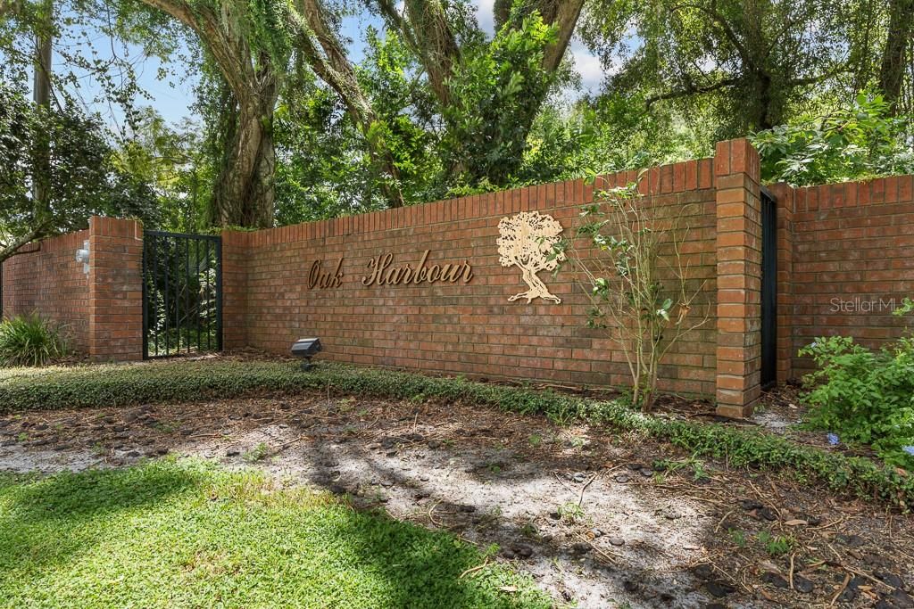 Photo of 623 Red Oak Circle #109, Altamonte Springs, FL 32701 (MLS # O6356306)