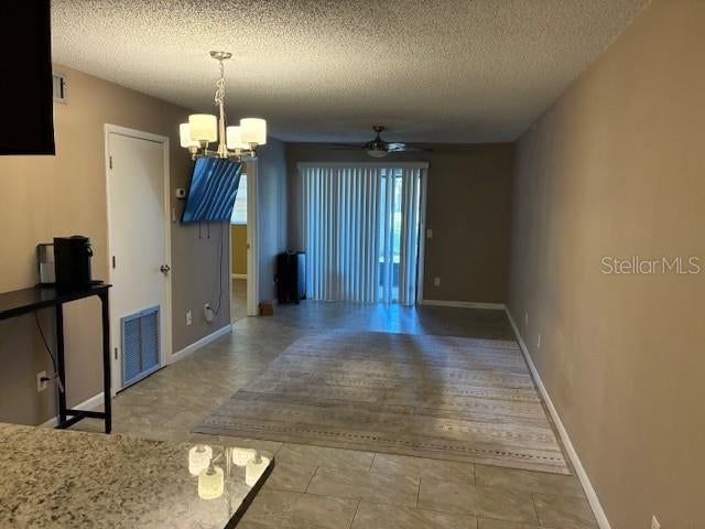 3806 N OAK DRIVE V21
