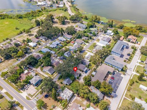 A home in WINTER HAVEN