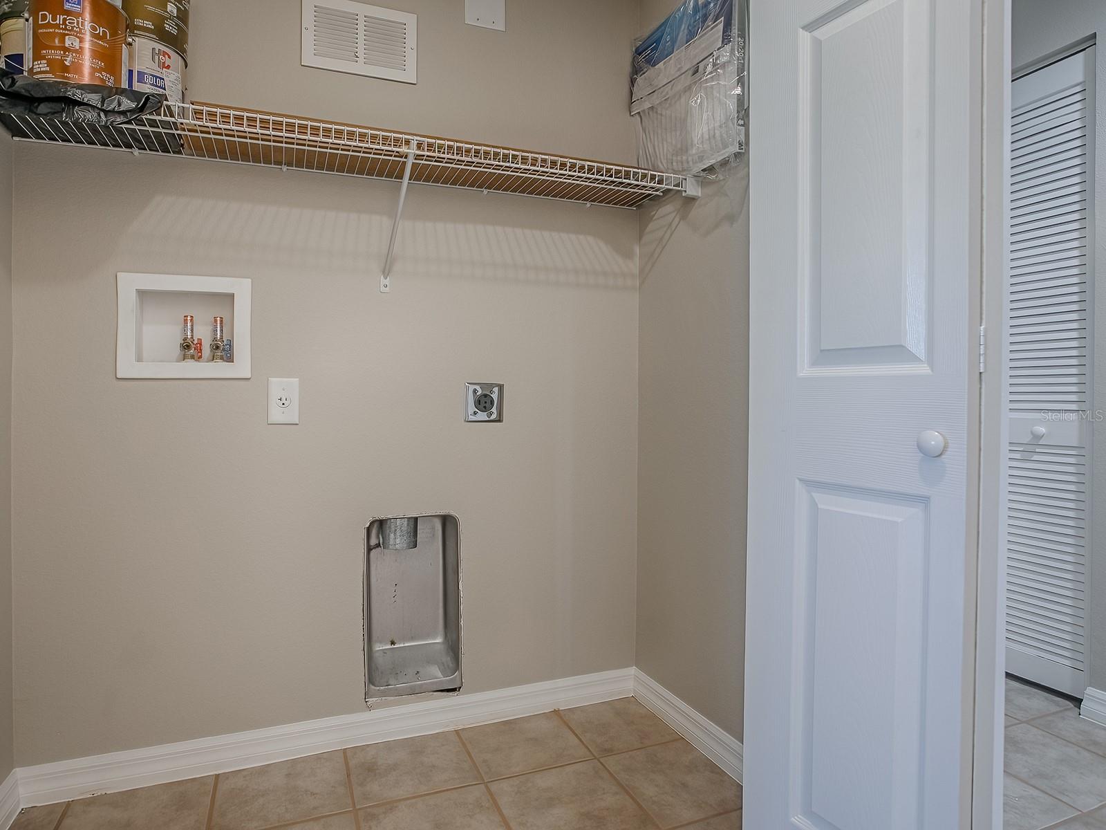 DORY VILLAS/LK MIONA - Residential