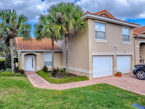 Photo of 5318 Edgewater Way #10, Oxford, FL 34484 (MLS # G5105836)