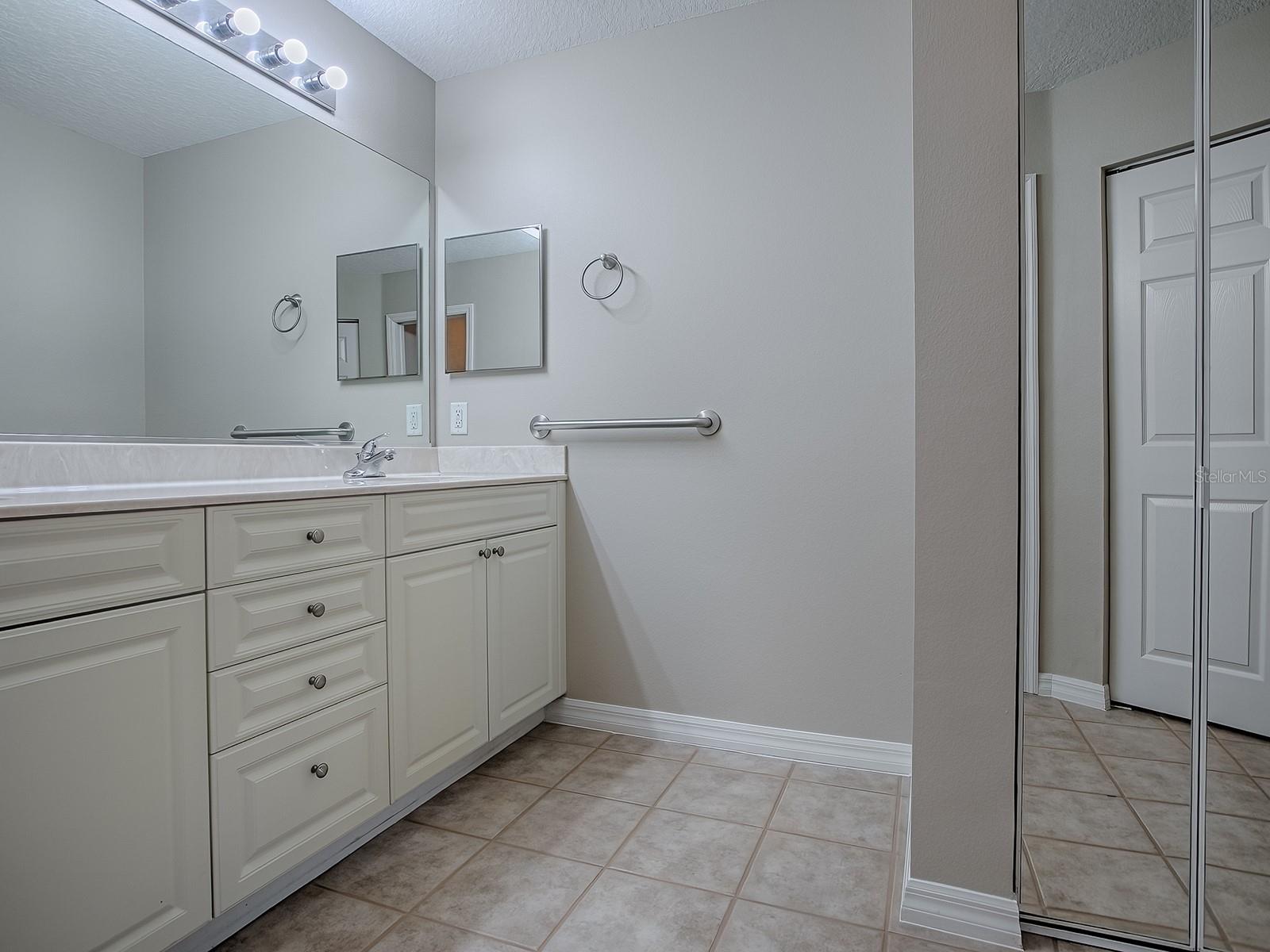 DORY VILLAS/LK MIONA - Residential