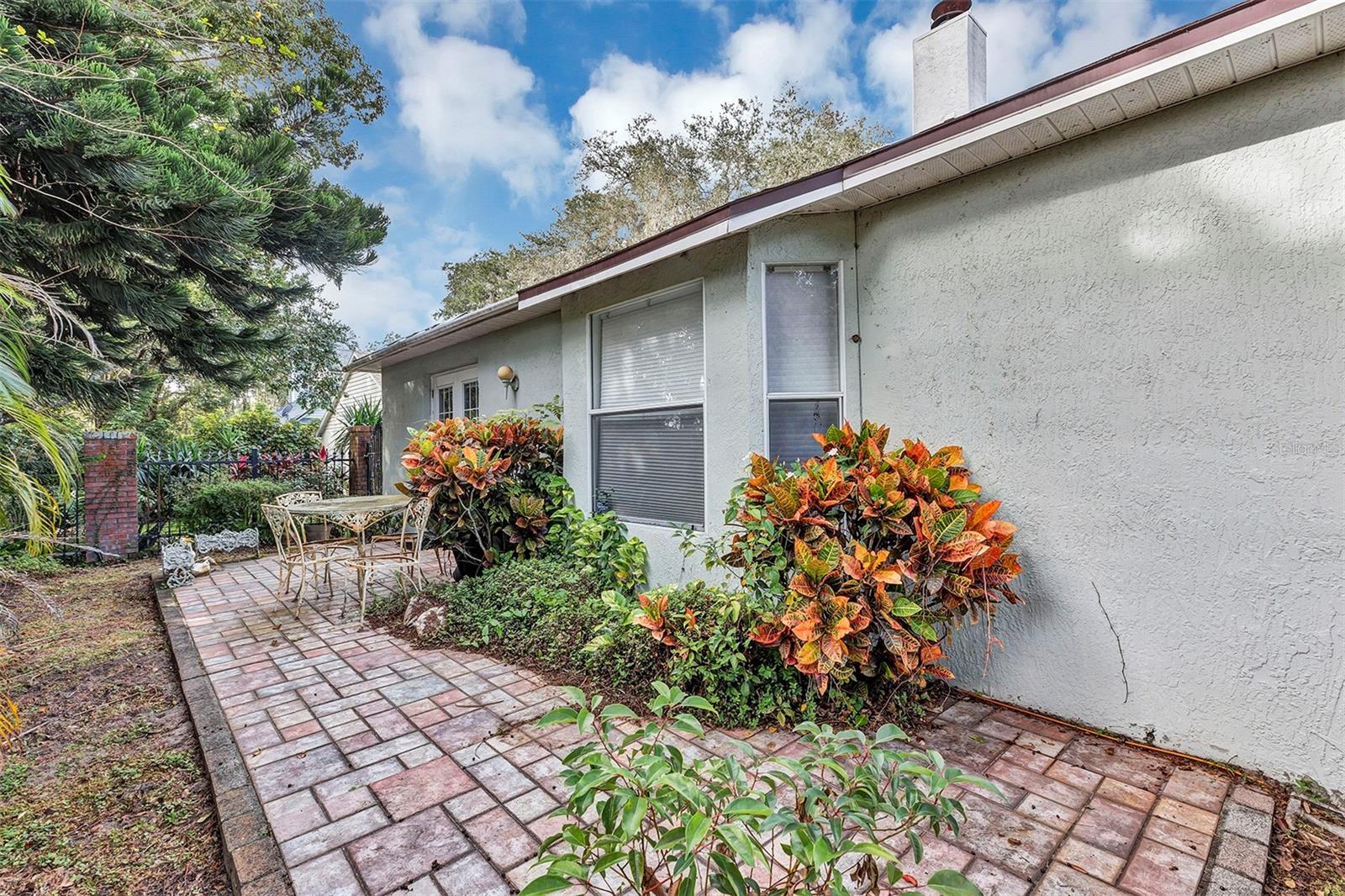 SAVANNAH OAKS - Residential