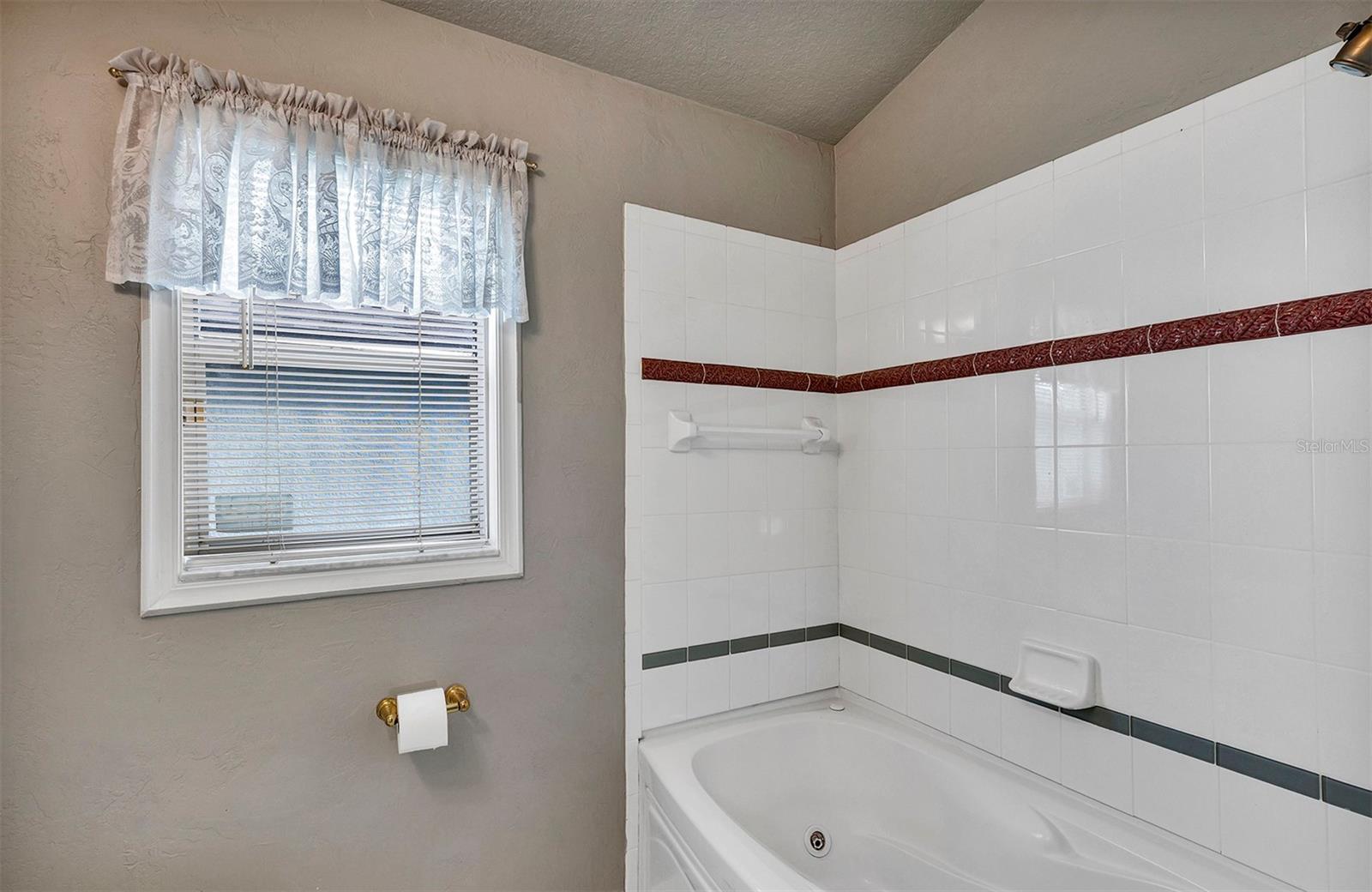 SAVANNAH OAKS - Residential