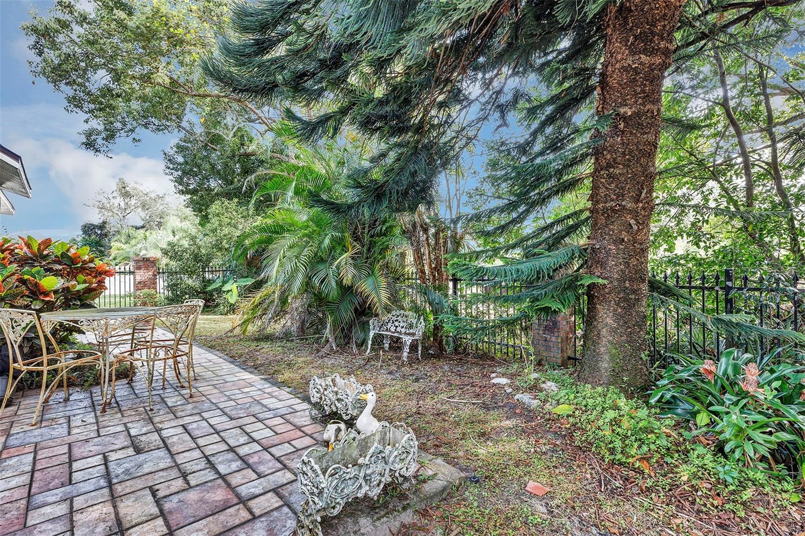 SAVANNAH OAKS - Residential