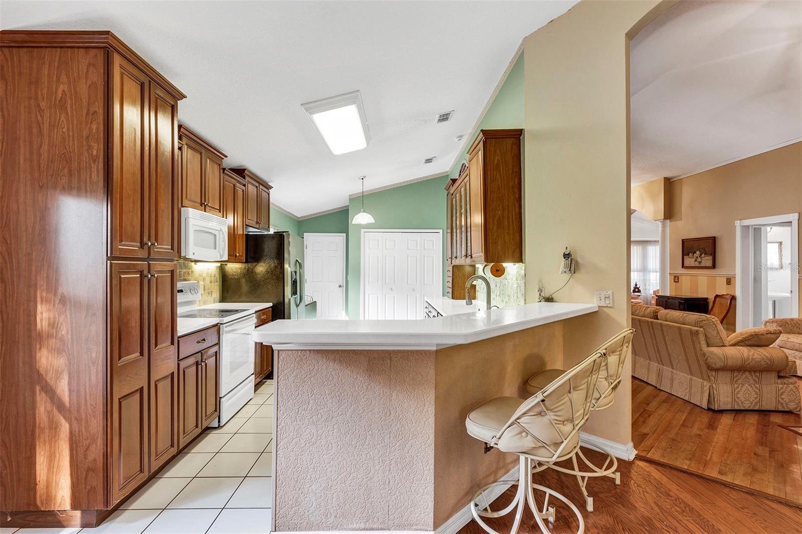 SAVANNAH OAKS - Residential