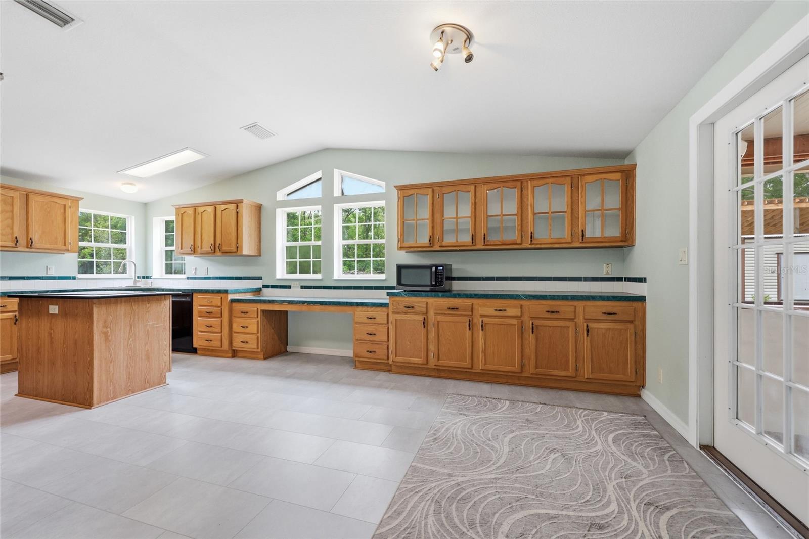TRI-CITY OAKS - Residential