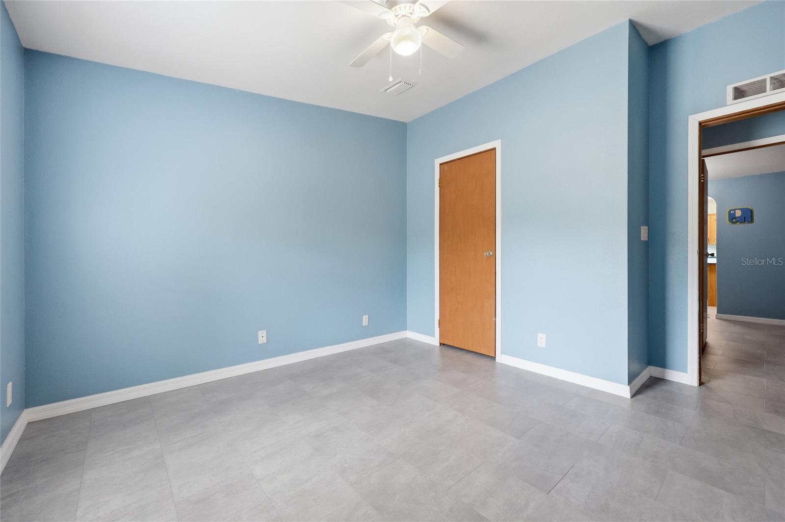 TRI-CITY OAKS - Residential