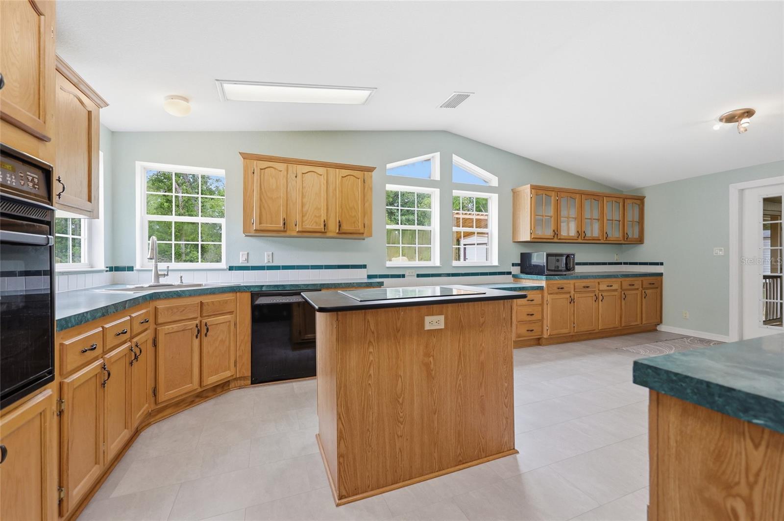 TRI-CITY OAKS - Residential
