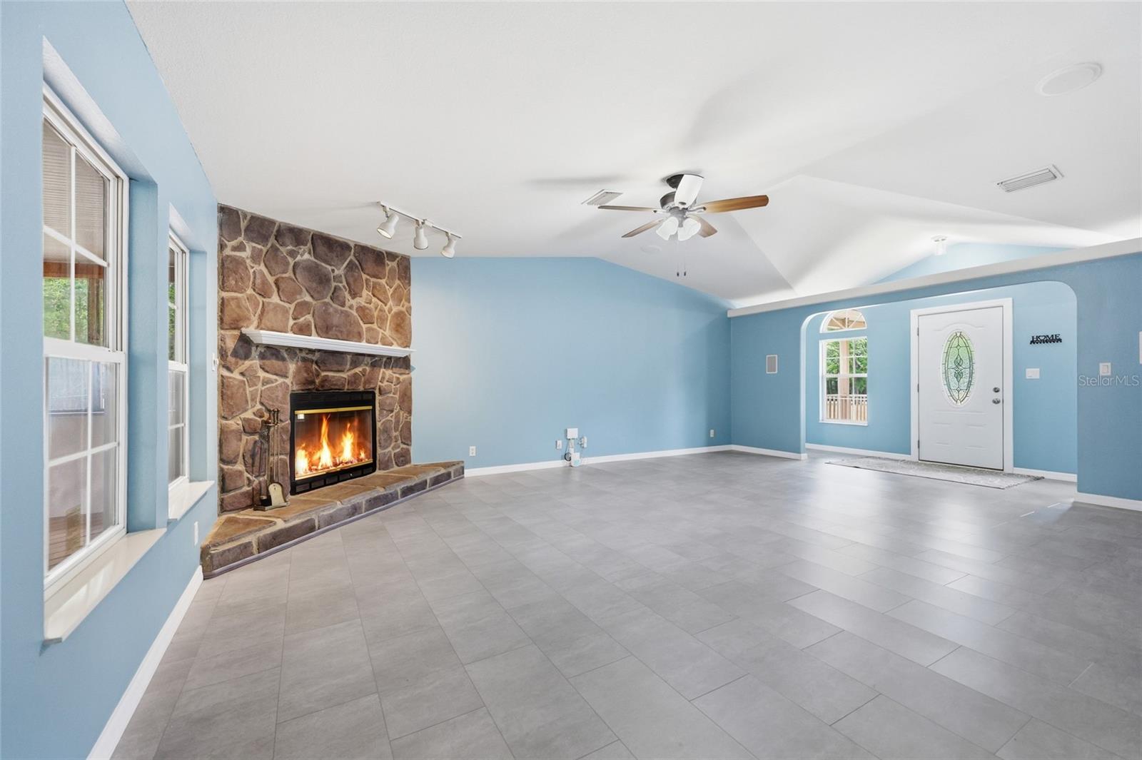 TRI-CITY OAKS - Residential