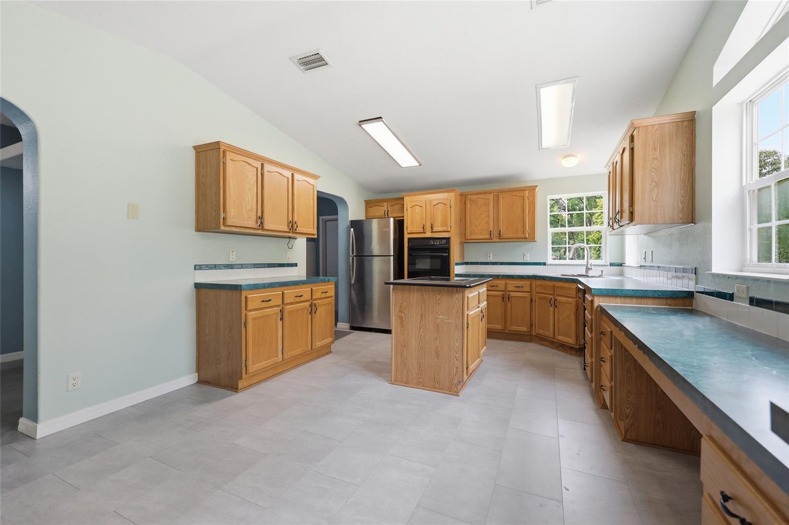 TRI-CITY OAKS - Residential