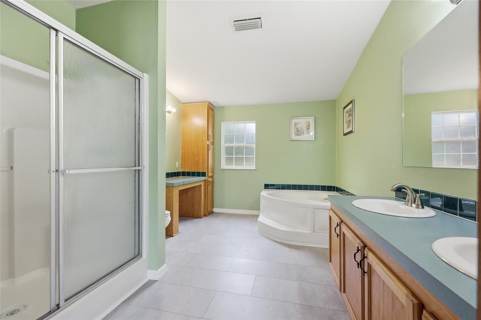 TRI-CITY OAKS - Residential