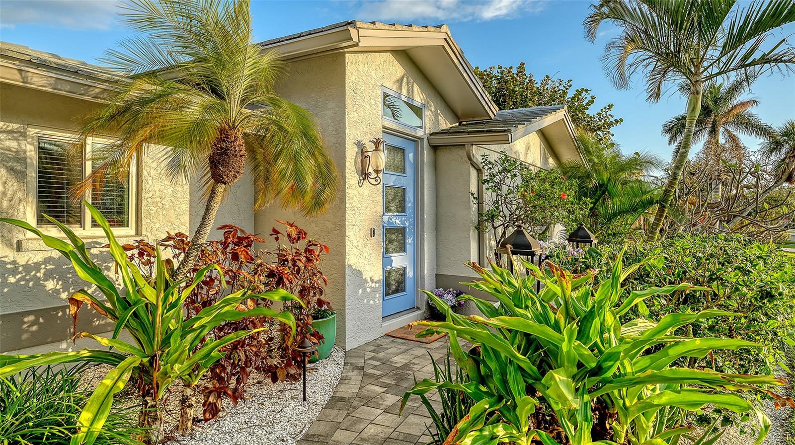 COUNTRY CLUB SHORES - Residential