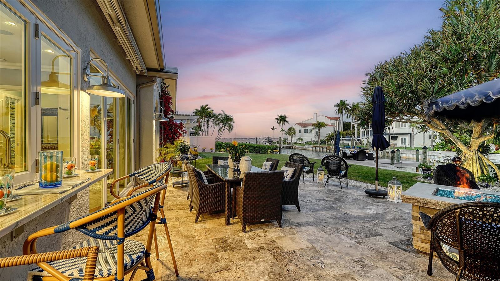 COUNTRY CLUB SHORES - Residential