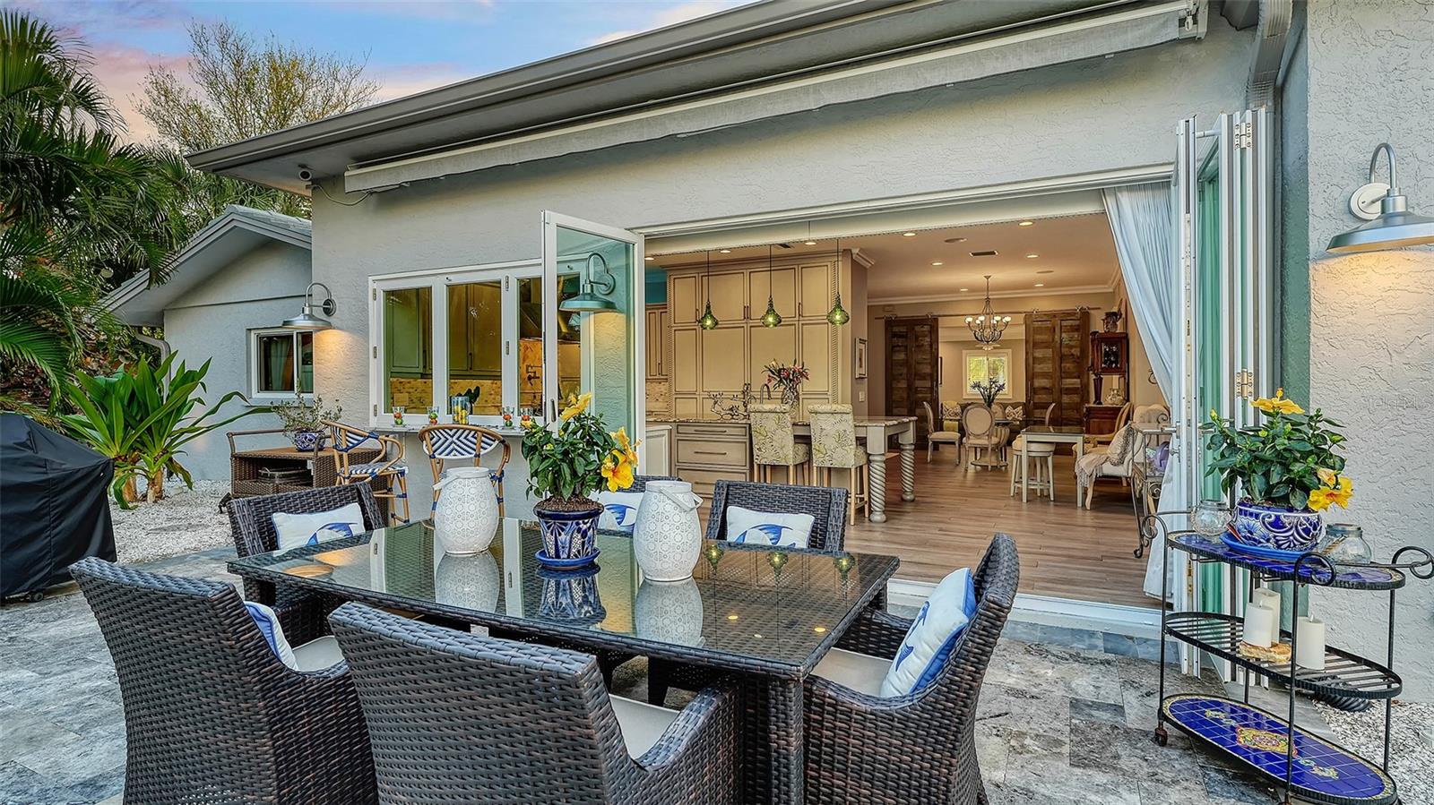 COUNTRY CLUB SHORES - Residential