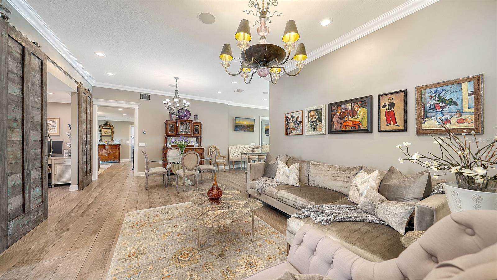 COUNTRY CLUB SHORES - Residential