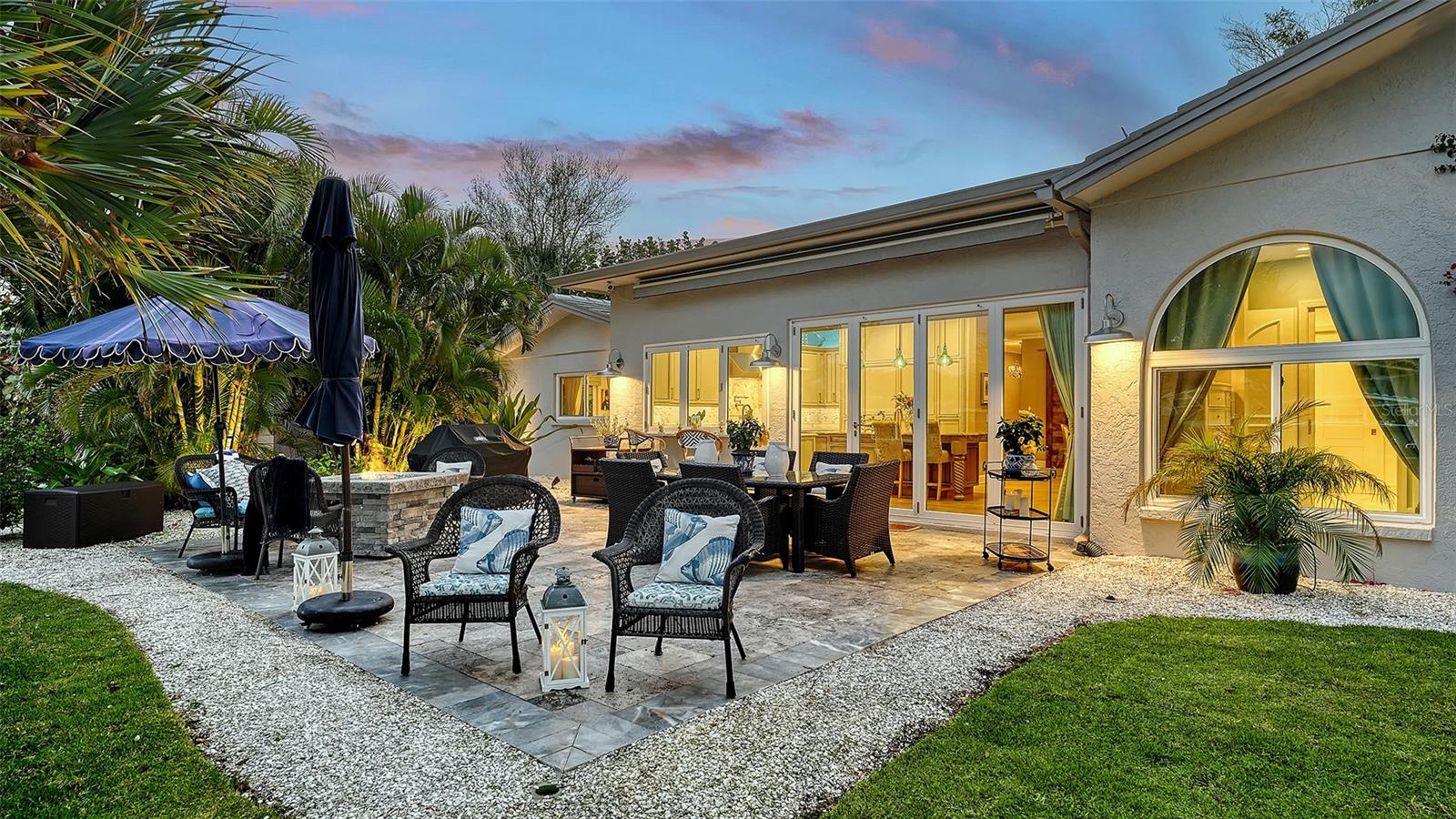 COUNTRY CLUB SHORES - Residential