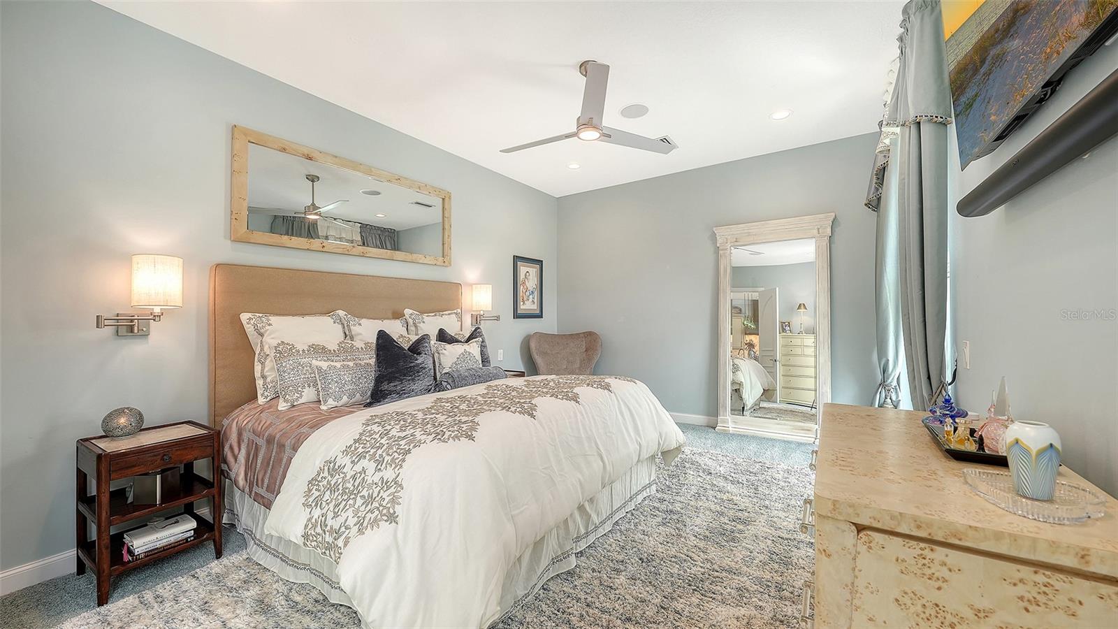 COUNTRY CLUB SHORES - Residential