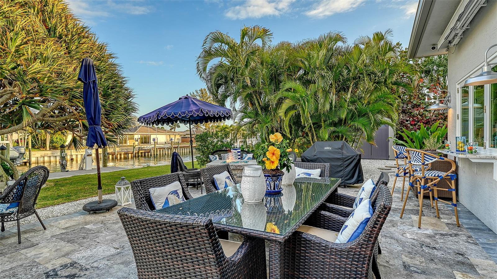 COUNTRY CLUB SHORES - Residential