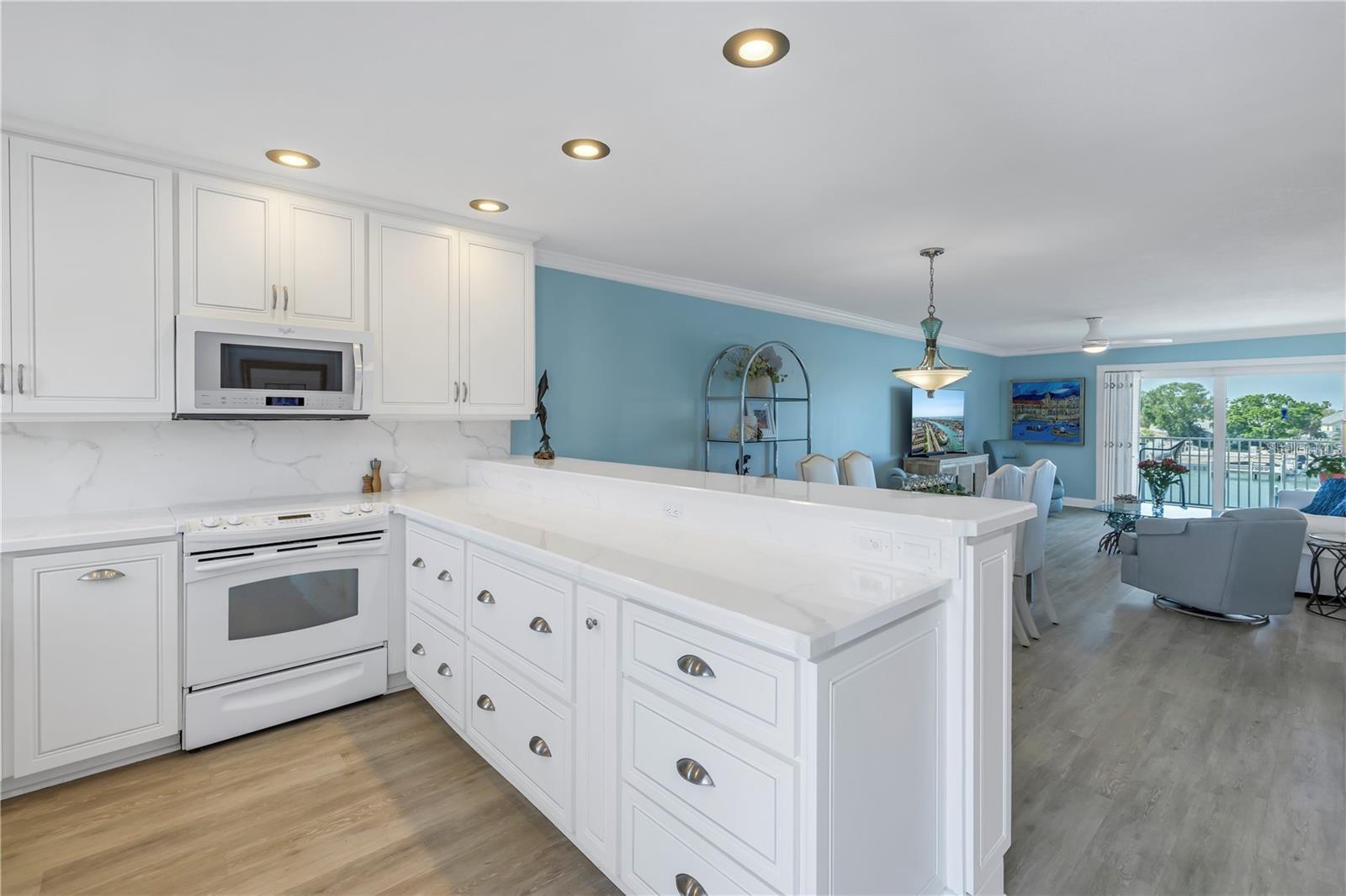 340 PINELLAS BAYWAY S 306