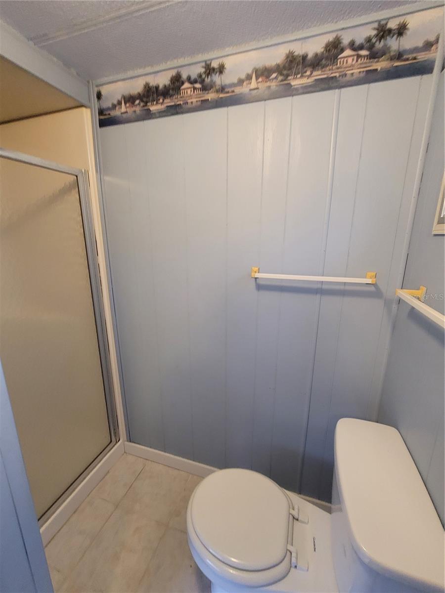 HOLIDAY MOB ESTATES 2ND ADD - Residential Lease