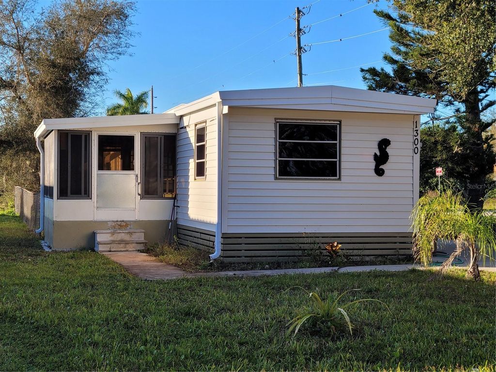 Photo of 1300 Seahorse Lane, Englewood, FL 34224 (MLS # D6145614)