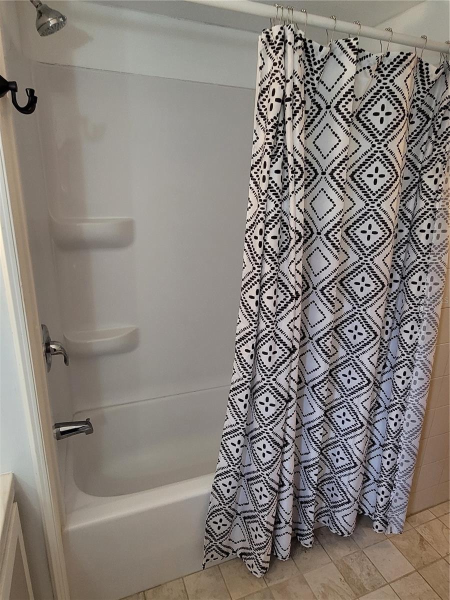 HOLIDAY MOB ESTATES 2ND ADD - Residential Lease