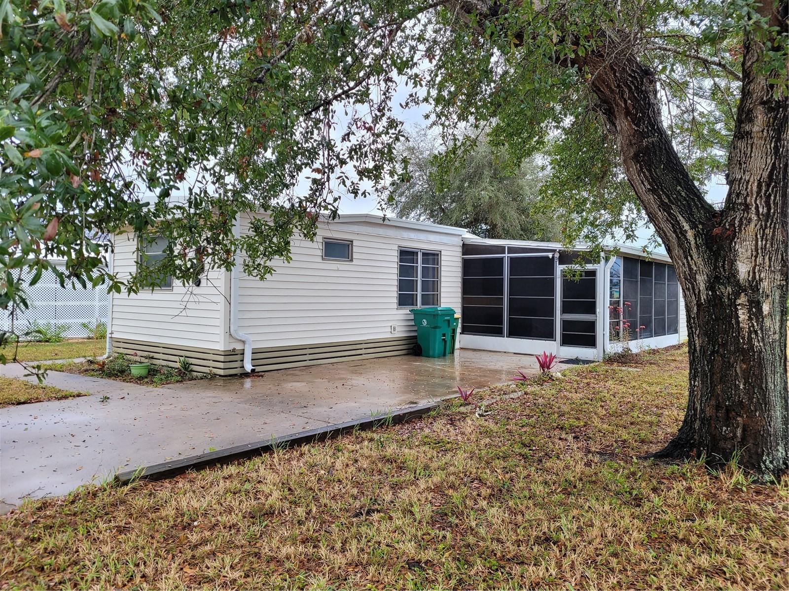 HOLIDAY MOB ESTATES 2ND ADD - Residential Lease